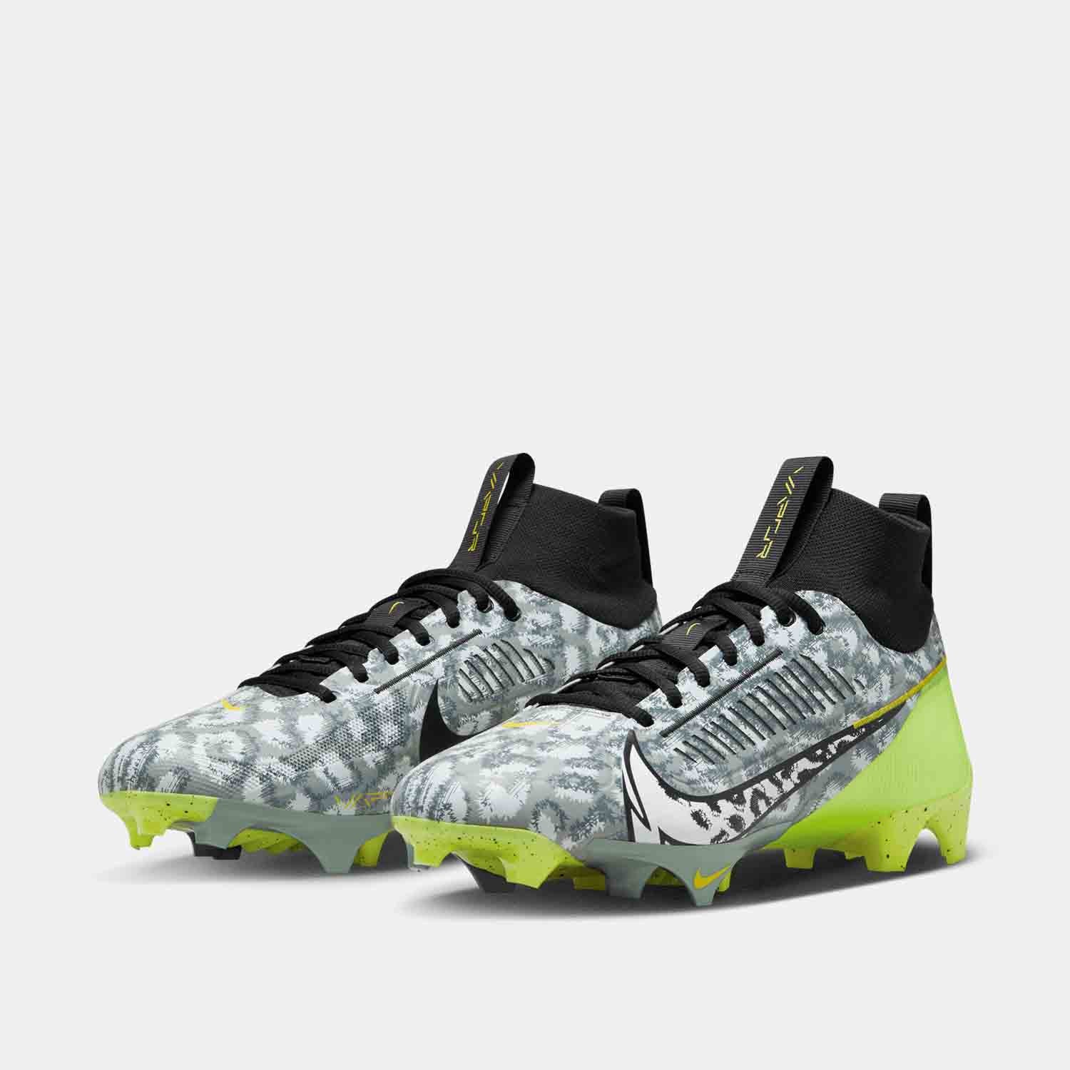 Front view of the Men's Nike Vapor Edge Pro 360 2 Football Cleats.