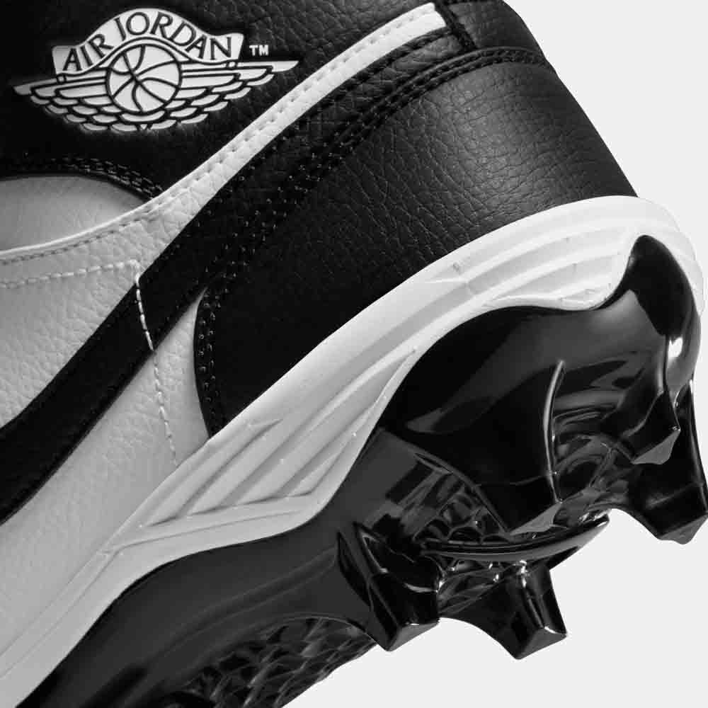 Up close, rear view of the Men's Jordan 1 Mid TD Football Cleats.