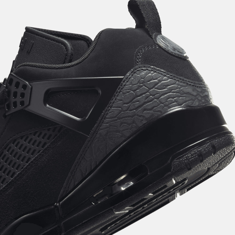 Up close, rear view of the Men's Jordan Spizike Low.