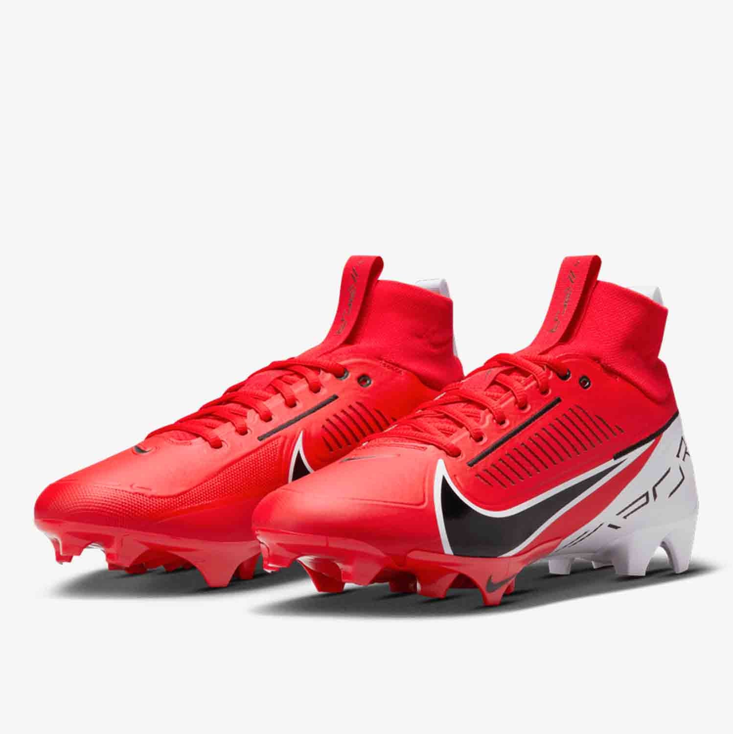 Front view of the Men's Nike Vapor Edge Pro 360 2 Football Cleats.