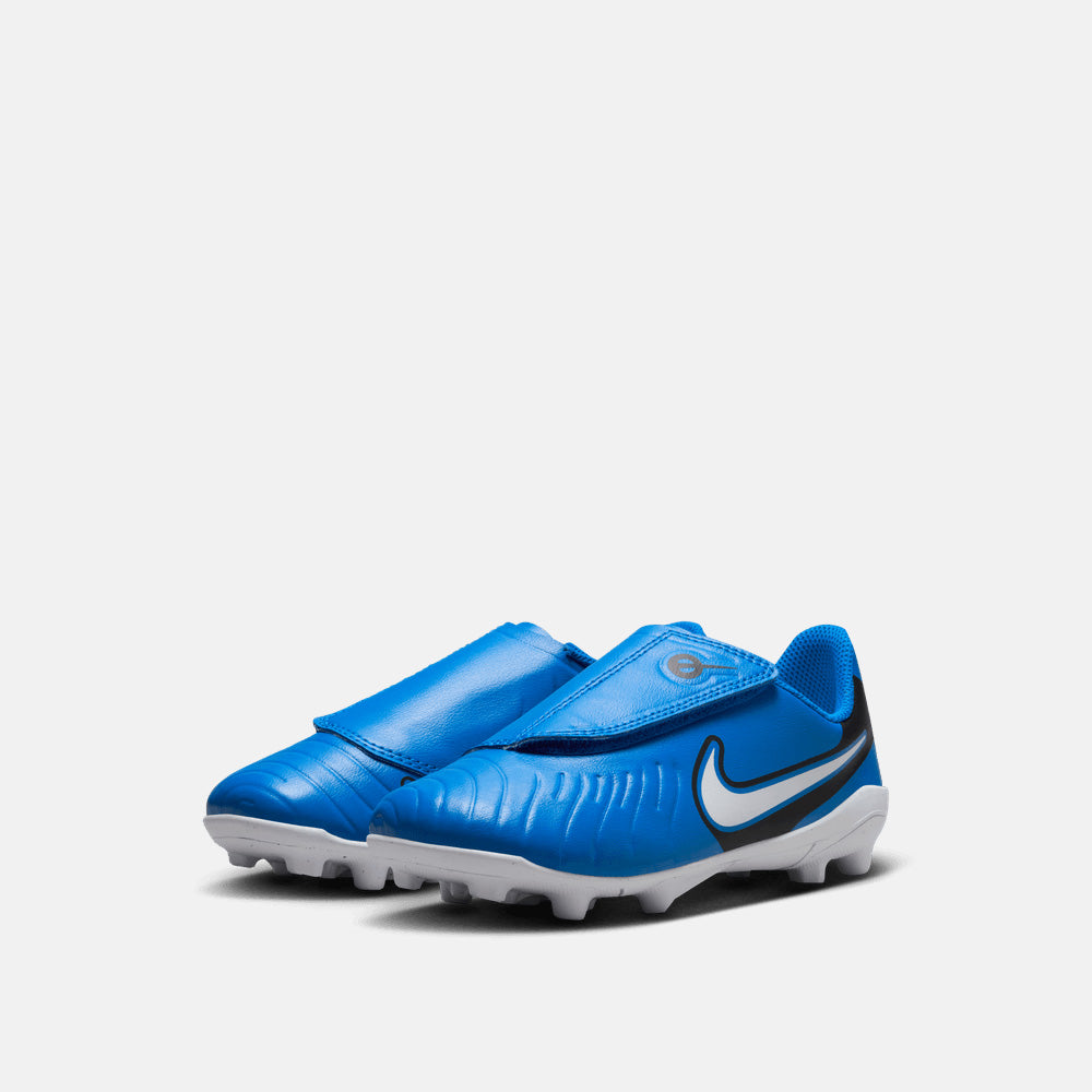 Front view of the Kids' Nike Tiempo Legend 10 Club Soccer Cleats.